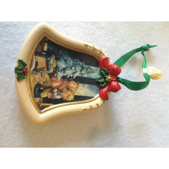 Danbury Mint The M. I. Hummel Christmas Ornament "Wonder of Christmas - Picture 2 of 6